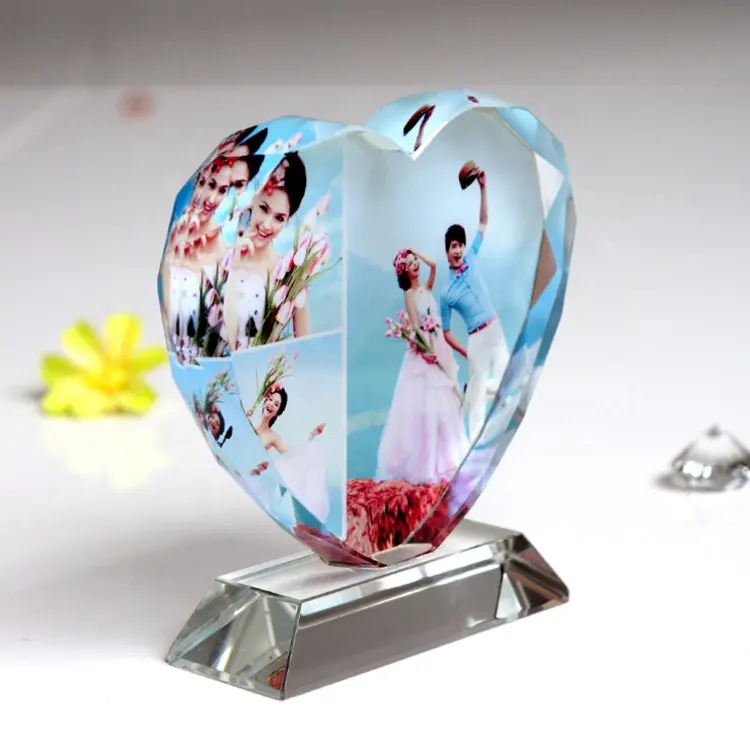 Moldura de cristal personalizada de subolmação, venda no atacado, moldura de fotos de cristal personalizada em forma de coração para presentes de casamento