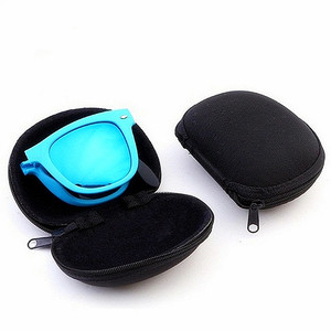 Occhiali da Sole Pieghevoli alla Moda con Rivetti per Uomo e Donna, Vendita all'Ingrosso, con Custodia Inclusa - Product Image 2