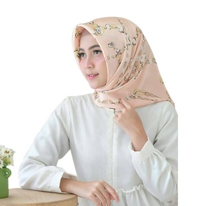 China Fábrica Directamente al por mayor Barato Satén <span class=keywords><strong>Seda</strong></span> Head Wrap Hijab Bufanda Patrón <span class=keywords><strong>de</strong></span> moda Pañuelo cuadrado grande - Product Image 2