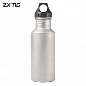 Bouteille d'eau chaude en titane de 500 ml pour le camping, la randonnée, la salle de sport, avec logo personnalisé - Product Image 4