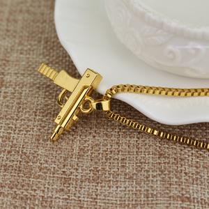 Venta caliente 18 K Chapado <span class=keywords><strong>En</strong></span> Oro Collar de Hip Hop de Moda Grabado Carta Collar <span class=keywords><strong>Del</strong></span> Arma Colgante Maxi Collar de La - Product Image 5