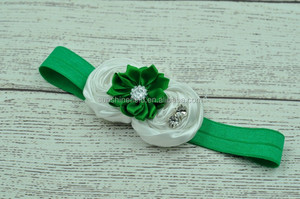 Flores blancas con rhinestones venda elástico del bebé del Día de <span class=keywords><strong>San</strong></span> <span class=keywords><strong>Patricio</strong></span> - Product Image 3