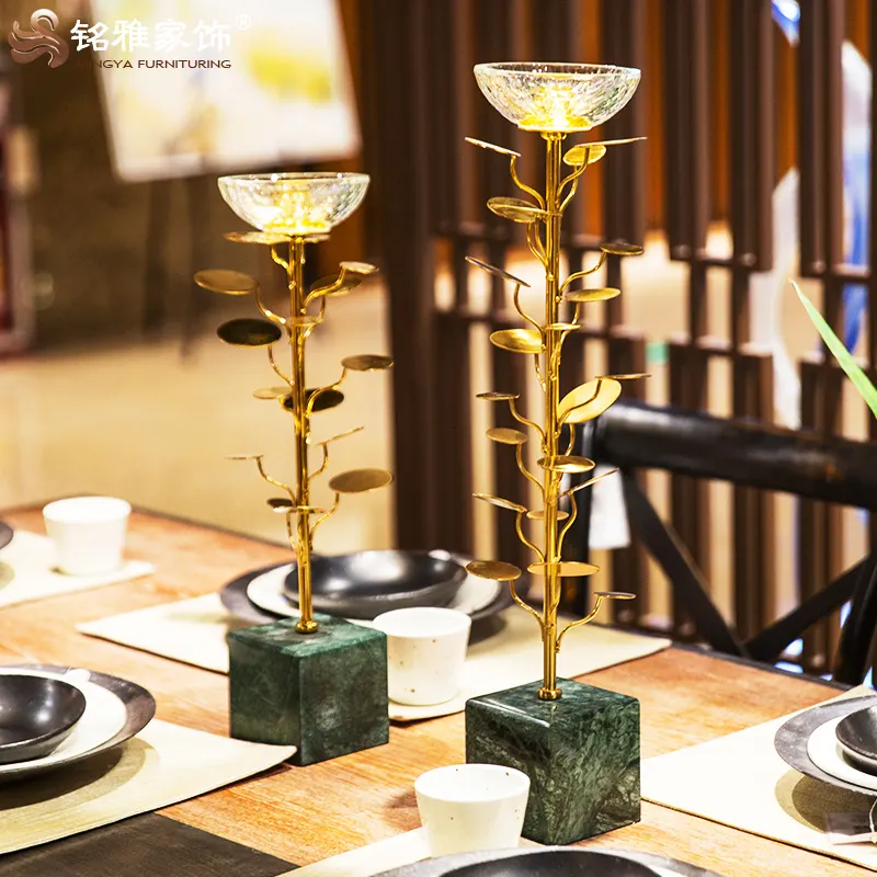 التصميم الحديث مجردة فرع الكريستال حامل شمعة مع الرخام طاولة مطعم قاعدة معدنية ديكور فني الحرفية
