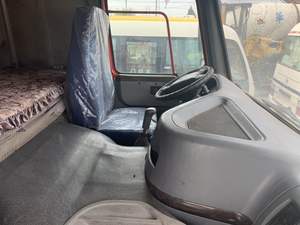 Sinotruck 6x4 Benne basculante HOWO d'occasion tracteur à bas prix - Product Image 4