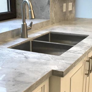 Prefabbricati <span class=keywords><strong>grigio</strong></span> argento <span class=keywords><strong>marmo</strong></span> bancone della <span class=keywords><strong>cucina</strong></span> top bianco naturale <span class=keywords><strong>grigio</strong></span> quarzite controsoffitto della <span class=keywords><strong>cucina</strong></span> in <span class=keywords><strong>marmo</strong></span>