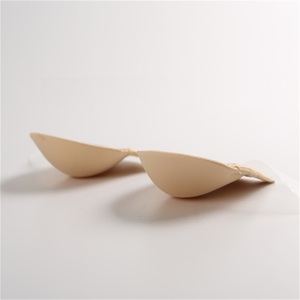 <span class=keywords><strong>Soutien</strong></span>-<span class=keywords><strong>gorge</strong></span> invisible <span class=keywords><strong>sans</strong></span> couture de style U profond noir et <span class=keywords><strong>chair</strong></span> avec bonnets push-up Culotte hipster respirante à imprimé sexy - Product Image 4