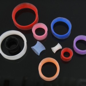 Piercing expansor de silicona para oreja, doble abertura