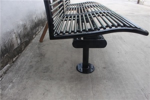 Bancs urbains en métal Gavin à trois places avec dossier Banc de jardin Chaise de rue Mobilier urbain - Product Image 3