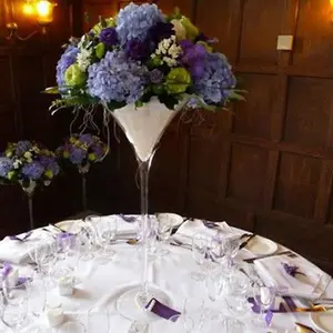 Décoration de vase à martini à tige haute pour centre de table de mariage, décorations en verre de martini, vase à fleurs en verre clair en gros