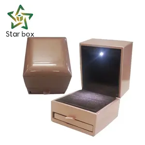 Античная светодиодная световая кольцевая коробка, Западная кольцевая серьга, упаковка для ювелирных изделий для бизнеса, глянцевая Лаковая деревянная кольцевая коробка с небольшим ящиком