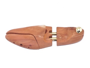 Accesorios para zapatos ajustables, accesorios para calzado europeo, Punta abierta, árbol de zapatos de madera con perilla en rojo Cedar - ST06CF Cedar - Product Image 2
