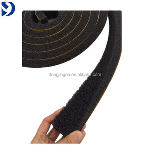 Rouleau de mousse adhésive réticulée pour l'étanchéité et la ventilation des fentes de toit - Product Image 5