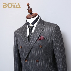 <span class=keywords><strong>Pantaloni</strong></span> da Completo da Uomo su Misura in Lana Pettinata Grigia <span class=keywords><strong>a</strong></span> <span class=keywords><strong>Righe</strong></span>, Doppiopetto, con Chiusura <span class=keywords><strong>a</strong></span> Cerniera, Traspiranti, Taglie Forti - Product Image 4