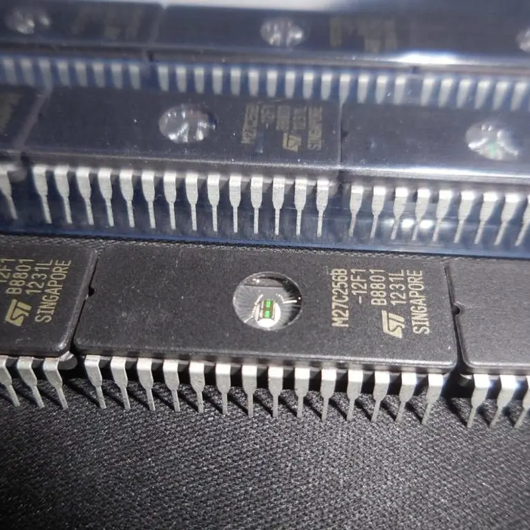 M27C256B-12F1 256 Kbit UV EPROM and OTP EPROM electronic ic chips