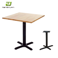 Ensemble de table et de chaises de salle à manger commerciales en métal industriel moderne