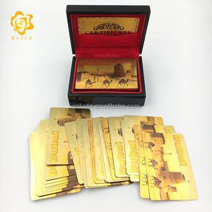 Carte da Gioco in Oro 24k con Immagine del Burj Al Arab di Dubai, con Scatola in Legno e Certificato - Product Image 3