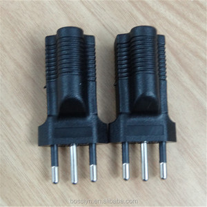 EE. UU. NEMA 5-15R Receptáculo a Italia CEI 23-16 Adaptador de enchufe de 3 clavijas Italia - Product Image 4