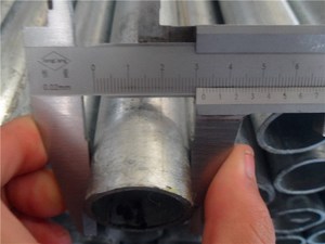 Precio de fábrica gi bs1387 Clase a, b, <span class=keywords><strong>c</strong></span>, tubos de acero g/tubo galvanizado corral paneles de la cerca - Product Image 4