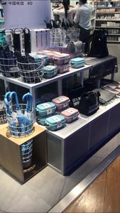 ชั้นวางสินค้าดีไซน์ใหม่สำหรับซูเปอร์มาร์เก็ต  ชั้นวางเสื้อผ้าแบบเกาะกลางร้าน  ของขายดีจากห้างสรรพสินค้า NOME และร้าน MINISO - Product Image 4