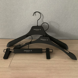 Venta wholesale clothes hangers plastic <span class=keywords><strong>t</strong></span> shirt Vogue designer clothes hangers - Product Image 6