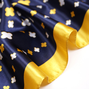 Sciarpa in vero raso di seta su misura per hostess aerea grande sciarpa Hijab di seta - Product Image 3