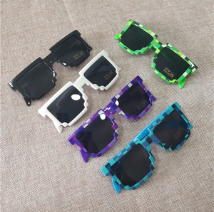 แว่นตาปาร์ตี้ลายพิกเซลโมเสคแบบวินเทจ รุ่นใหม่ปี 2026 สไตล์ <span class=keywords><strong>Thug</strong></span> <span class=keywords><strong>Life</strong></span> 8 บิต สำหรับผู้หญิงและผู้ชาย ลายสก็อต - Product Image 6