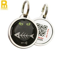 Werbegeschenke Umweltfreundlicher Zinklegierung NFC Hundeanhänger Haustieranhänger Individueller QR-Code Schlüsselanhänger mit Ntag213 Chip 168 Bytes