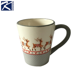 Personalizado único Patrón de los ciervos de la Navidad Linda tazas de cerámica - Product Image 1