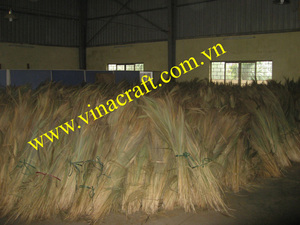 Recogedor de materia prima de escoba de hierba de Vietnam con cabezal de escoba de madera y plástico para limpieza a la venta - Product Image 4