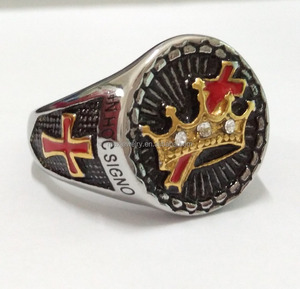 A buon mercato All'ingrosso 18k degli uomini D'oro IN Acciaio Inox Cavalieri Templari Corona Massonico Croce Anello Con IN HOC SIGNO VINCES inciso
