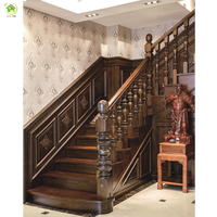 Balustres d'escalier en bois de chêne sculpté de luxe, design décoratif, main courante d'escalier en bois