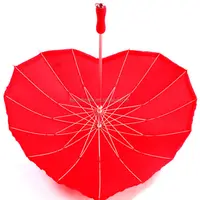 Paraguas en forma de corazón rojo promocional