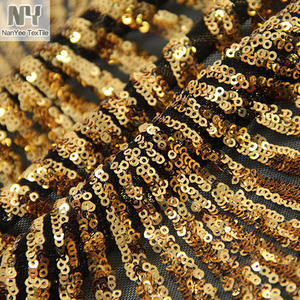 Tissu Nanyee 100% polyester tricoté brodé géométrique à mini-paillettes pour mariage et textile de maison - Product Image 3