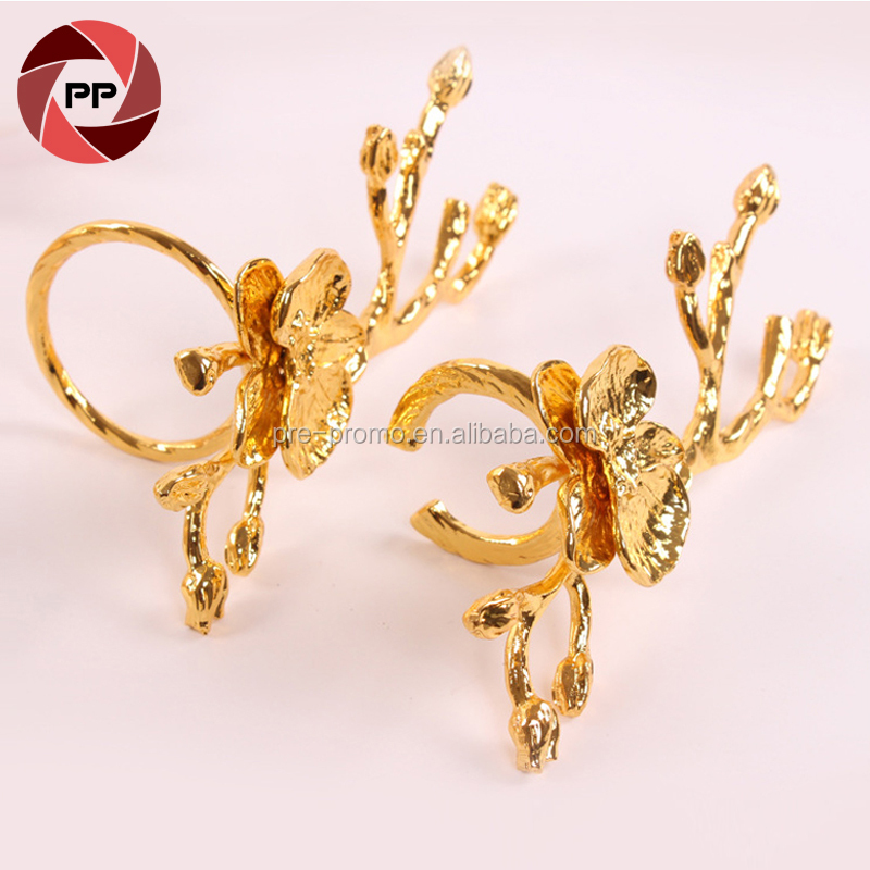 Stock gold/silver metal plum blossom napkin ring for wedding table decoration