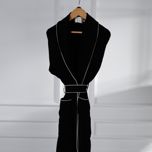 <span class=keywords><strong>Accappatoio</strong></span> per Hotel <span class=keywords><strong>Unisex</strong></span> di lusso in spugna di cotone bianco di lusso servizio OEM per adulti <span class=keywords><strong>accappatoio</strong></span> in pile di corallo tinto in filo di velluto 7-10 giorni 50 pezzi - Product Image 2