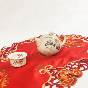 <span class=keywords><strong>Pas</strong></span> <span class=keywords><strong>cher</strong></span> fantaisie tissu <span class=keywords><strong>or</strong></span> <span class=keywords><strong>de</strong></span> mariage <span class=keywords><strong>chemin</strong></span> <span class=keywords><strong>de</strong></span> <span class=keywords><strong>table</strong></span> en gros - Product Image 4