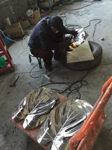Décoration <span class=keywords><strong>de</strong></span> jardin moderne, feuilles <span class=keywords><strong>de</strong></span> palmier plaquées or, artisanat en métal pour la décoration d'événements <span class=keywords><strong>de</strong></span> mariage - Product Image 4