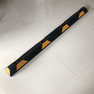 Fermaruote in Gomma Lungo 1650mm per Parcheggi e Garage, Fermacarro in Gomma - Product Image 2