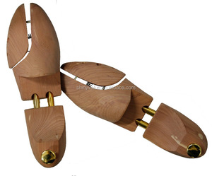 Embauchoirs en bois de <span class=keywords><strong>cèdre</strong></span> ST21118 Shiny Value, personnalisés, emballés en polybag, Shanghai Two Doors Woody Shoes, Redwood Shoes, plusieurs couleurs - Product Image 6