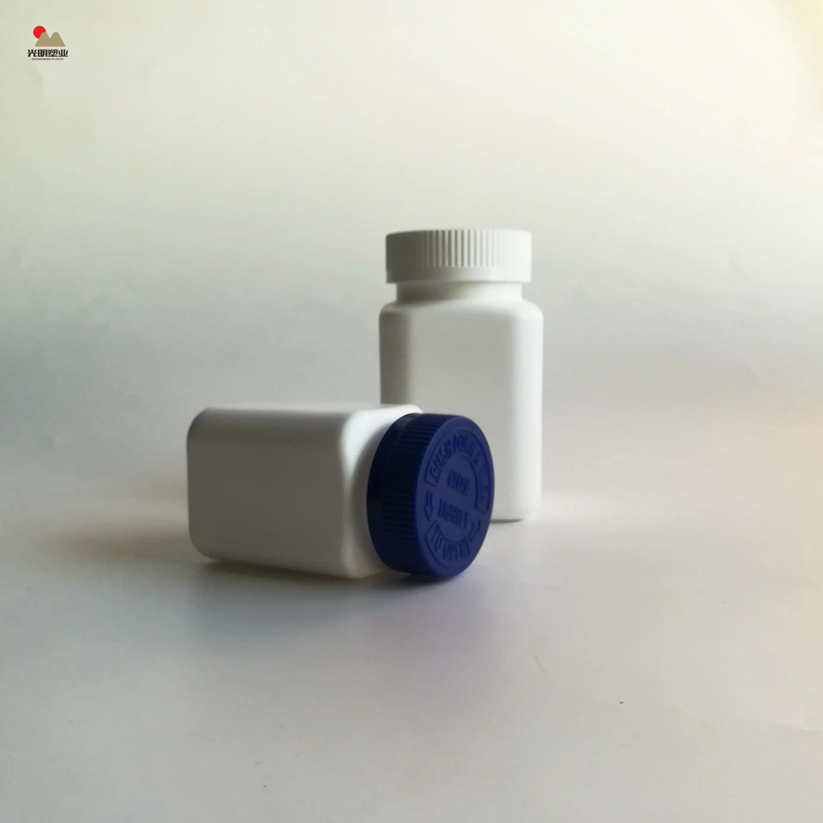 फैक्टरी आउटलेट दवा BPA मुक्त 300 ml सफेद पैकेजिंग गोली प्लास्टिक की बोतल