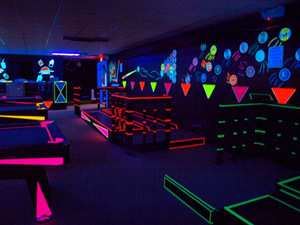 <span class=keywords><strong>Ruban</strong></span> adhésif en tissu de coton fluorescent néon réactif à la lumière noire, visible aux UV, pour marquage lumineux et avertissement - Product Image 5