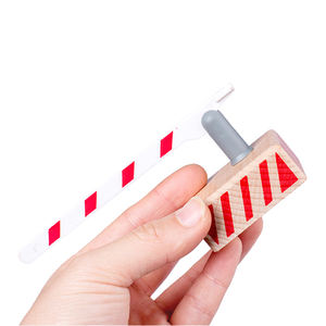 Jouets en bois avec signes de route, lot de 15, avec livraison rapide - Product Image 5