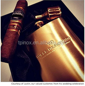 TPINOX-Petaca dorada de 8oz, juego de regalo: bien merecida grabada. Petaca de bolsillo para licor + embudo en un elegante embalaje satinado negro. - Product Image 4