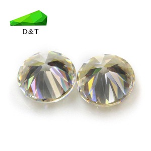 White Synthetic Lab Created Diamond Strontium <strong>Titanate</strong>