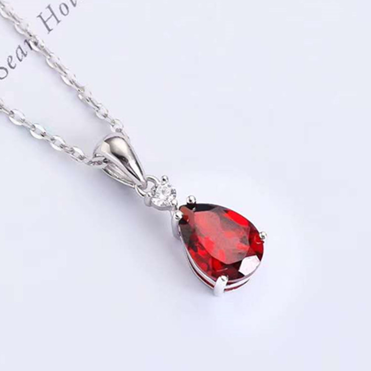 Roter Granat-Anhänger - 1,49 Ct