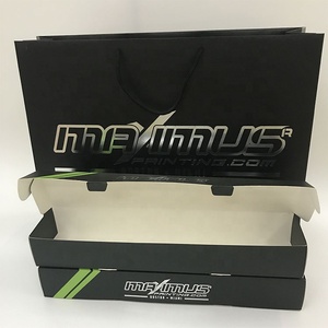 Promoción impresa personalizada de lujo <span class=keywords><strong>plata</strong></span> estampado en caliente logo <span class=keywords><strong>ropa</strong></span> regalo al por menor compras <span class=keywords><strong>ropa</strong></span> bolsa de papel negro con asa - Product Image 6