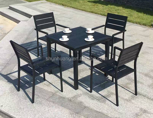 De <span class=keywords><strong>Jardín</strong></span> del patio de juegos de comedor de <span class=keywords><strong>madera</strong></span> de muebles de plástico <span class=keywords><strong>sillas</strong></span> <span class=keywords><strong>y</strong></span> <span class=keywords><strong>mesa</strong></span> cuadrada 5pcs - Product Image 5