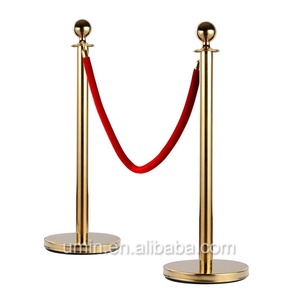 เสาคั่นพรมแดงสีทองและเชือกกำมะหยี่สีแดง - Product Image 2