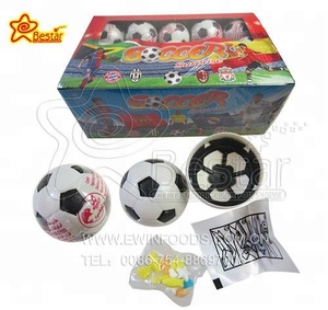 verrassing voetbal speelgoed snoep met tattoo