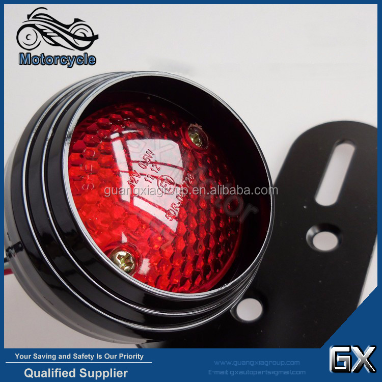 Fanale Posteriore LED Moto 12V Con Lente Fumo Rosso - Universale Per ATV E Moto - AUTOXBERT